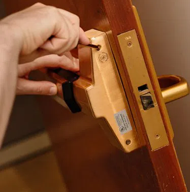 New Brunswick Locksmith Service New Brunswick, NJ 908-533-9511 New Brunswick Locksmith Service New Brunswick, NJ 908-533-9511 - 20a-new-locks-installation